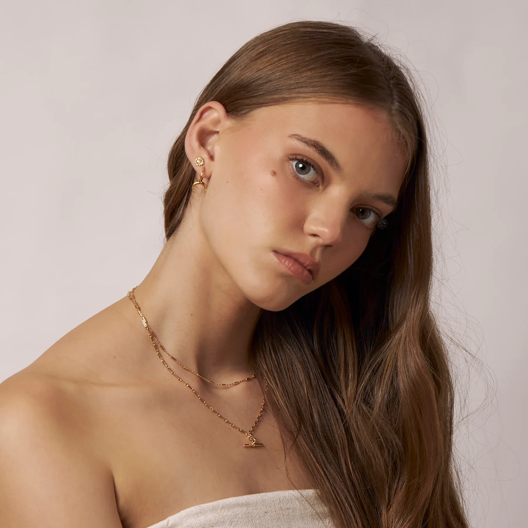 Bar Necklace Gold - Image 4
