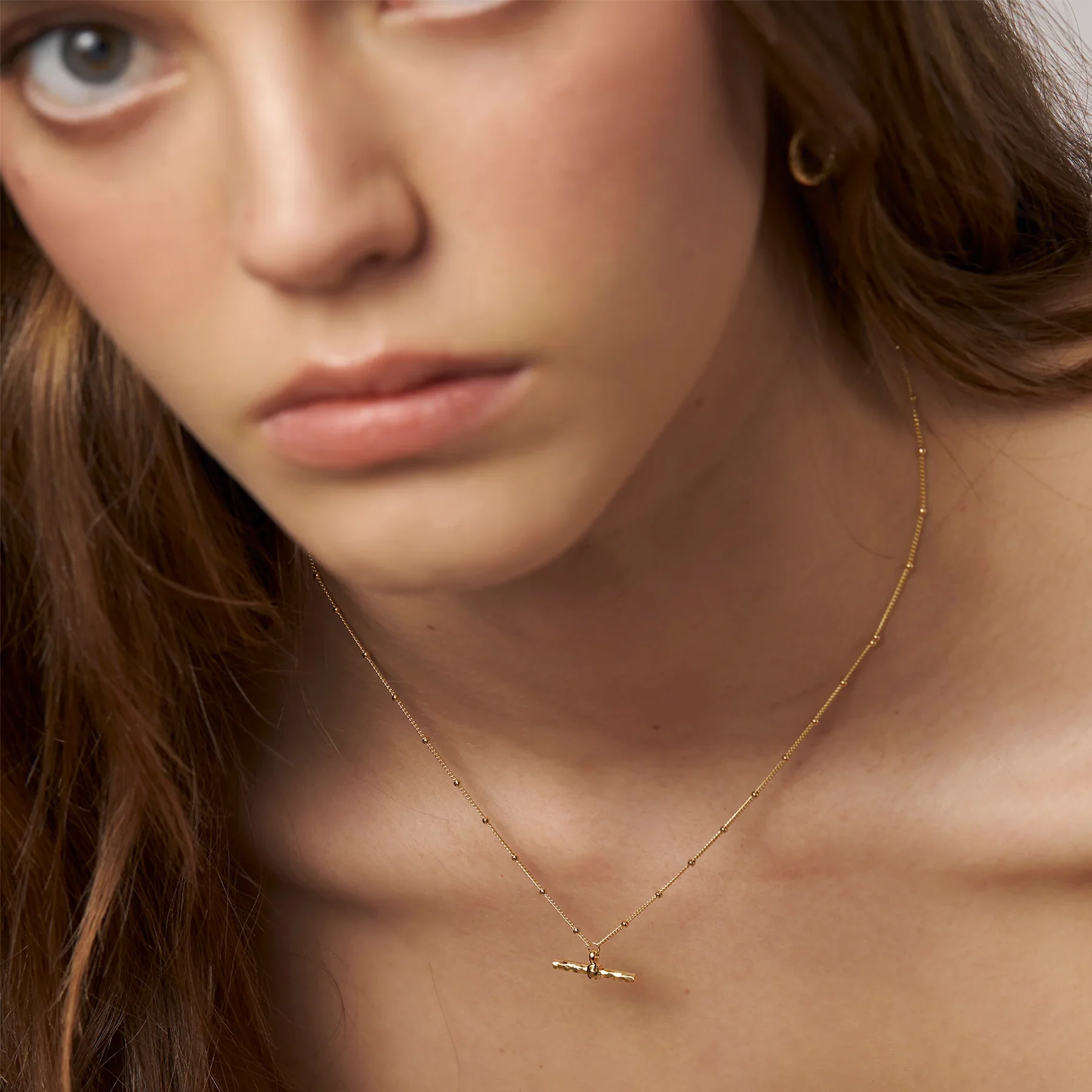 Delicate Bar Necklace Gold - Image 5