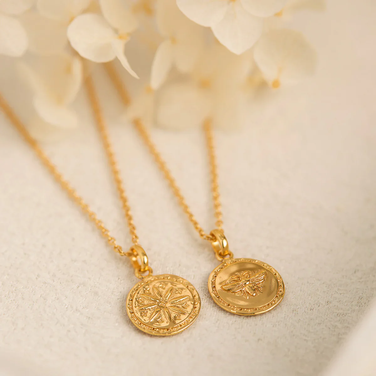 Shining Bee Gold Necklace - Image 4