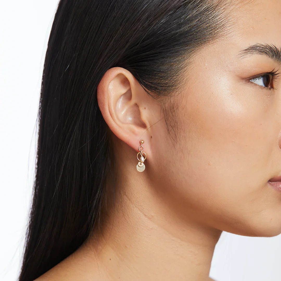 Tilly Freshwater Pearl Earrings - Image 2